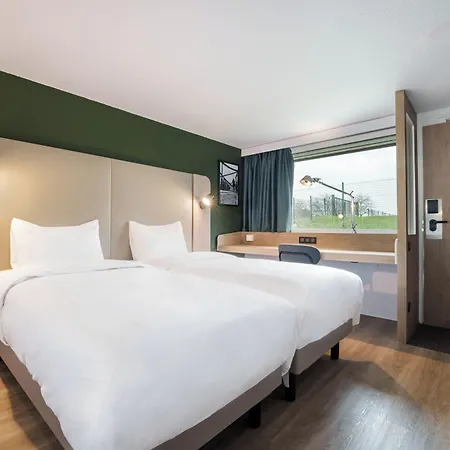 Campanile Nature - Bordeaux Sud 3* Pessac